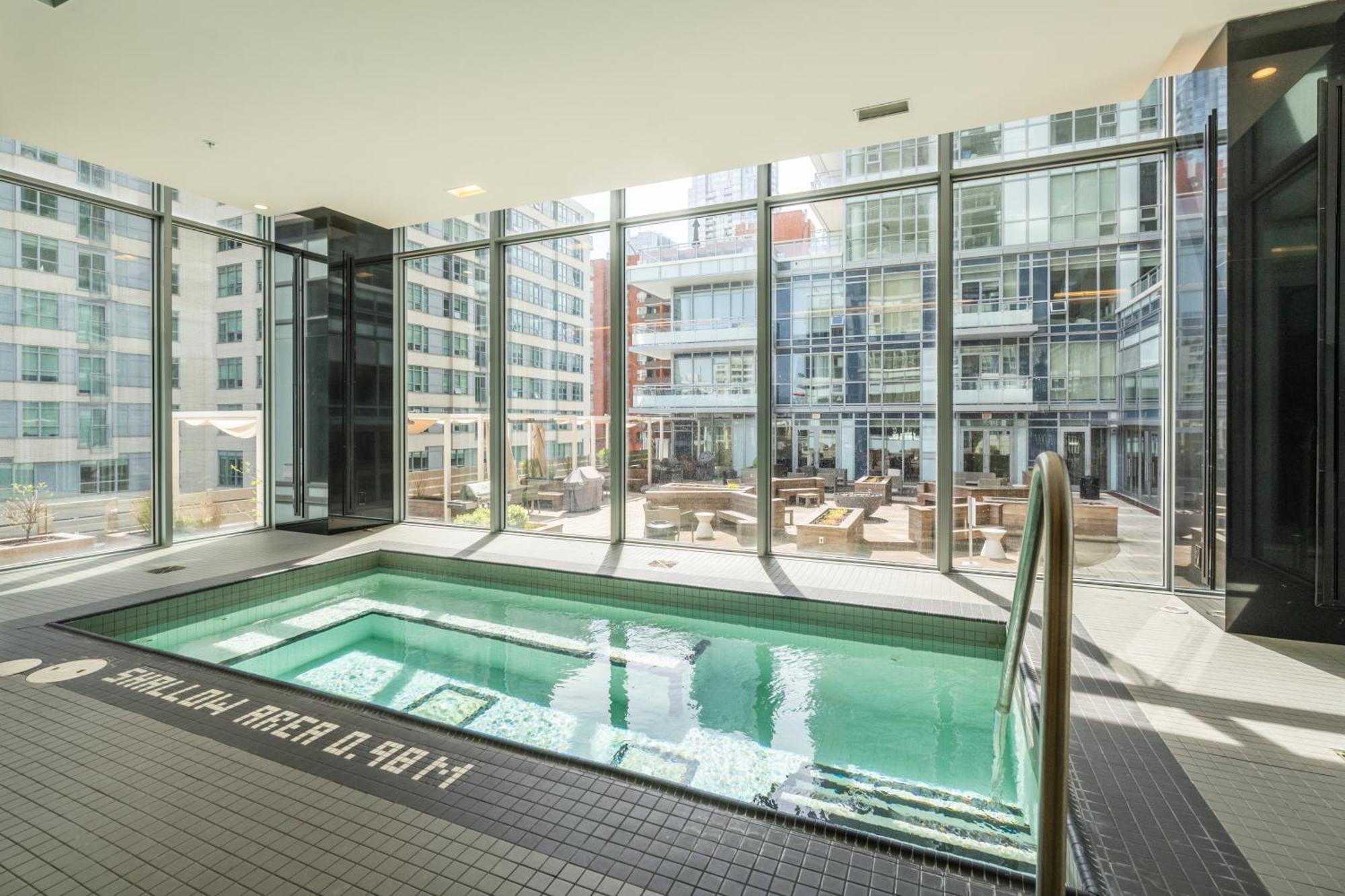 Modern Dunfield Ave Condos By Globalstay Toronto Luaran gambar