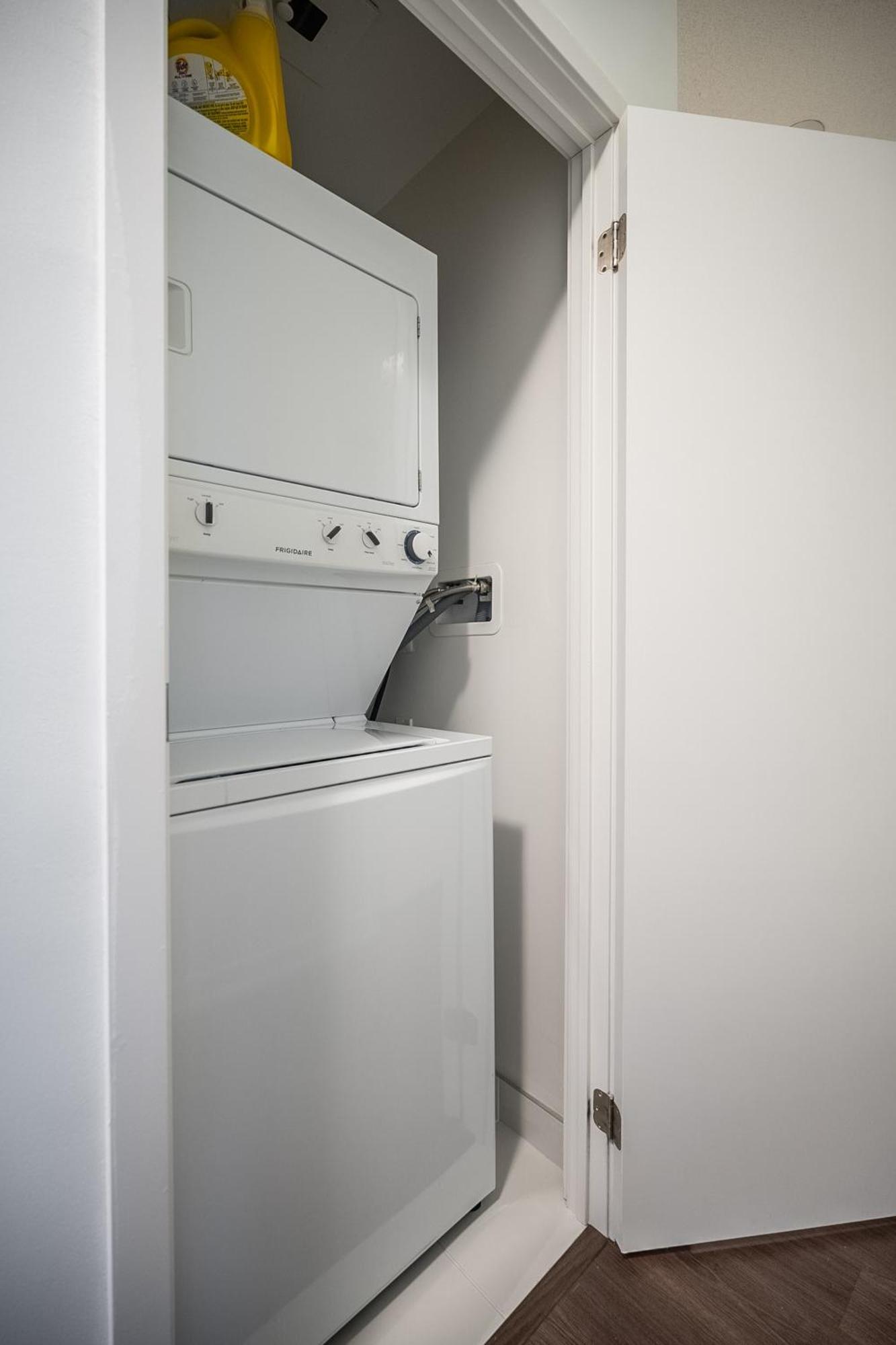 Modern Dunfield Ave Condos By Globalstay Toronto Luaran gambar