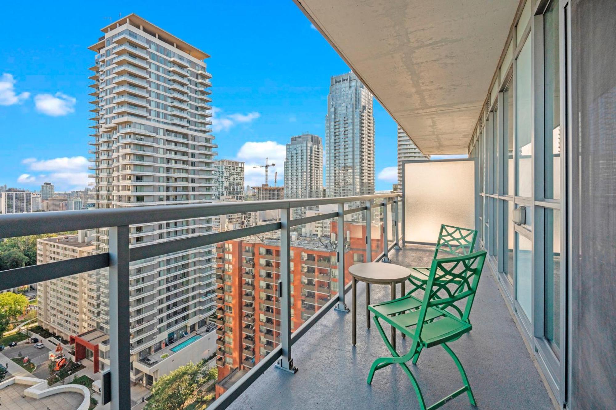 Modern Dunfield Ave Condos By Globalstay Toronto Luaran gambar
