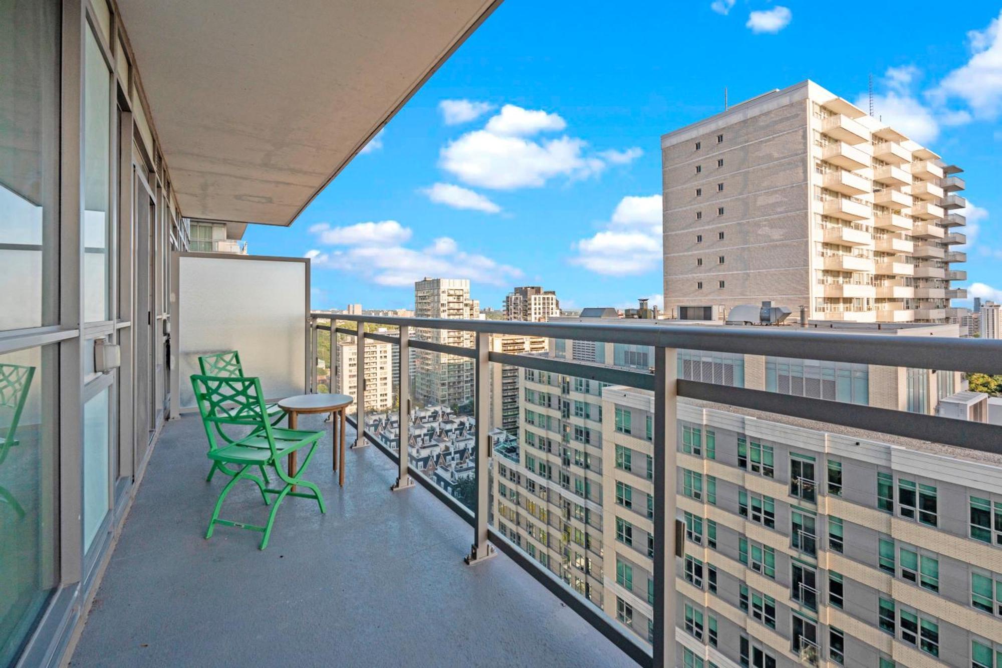 Modern Dunfield Ave Condos By Globalstay Toronto Luaran gambar